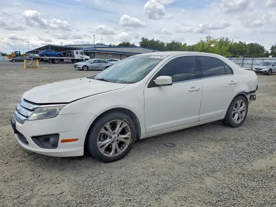 2012 Ford Fusion SE