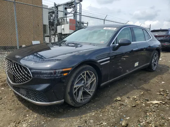 2023 Genesis G90