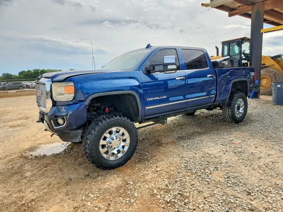 2015 GMC Sierra 2500HD Denali