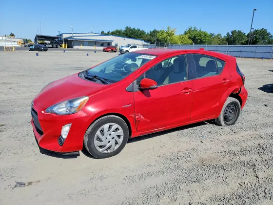2015 Toyota Prius c Three