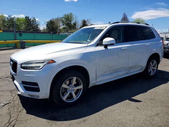 2017 Volvo XC90 Momentum