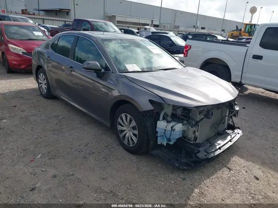 2024 Toyota Camry Hybrid LE