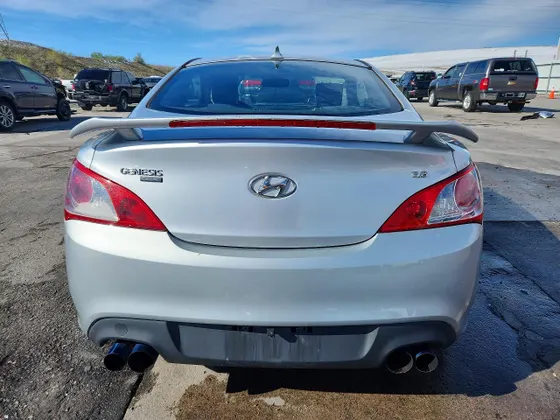 2010 Hyundai Genesis Coupe Grand Touring w/Nav
