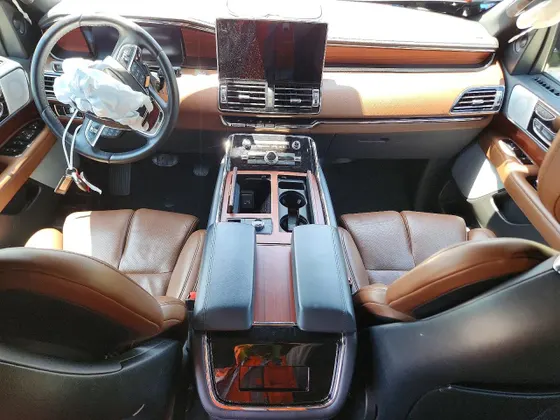 2023 Lincoln Navigator L Reserve