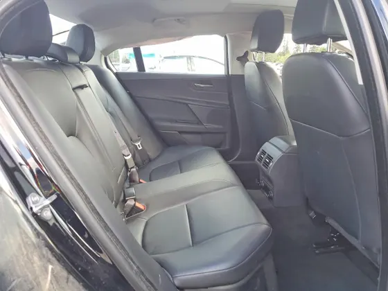 2019 Jaguar XE 25t