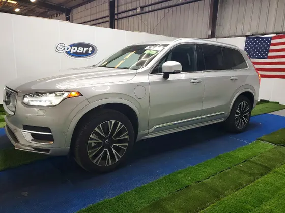 2023 Volvo XC90 Recharge Plug-In Hybrid Plus