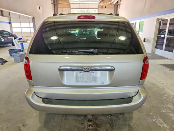 2006 Chrysler Town & Country SWB TOWN & COUNTRY