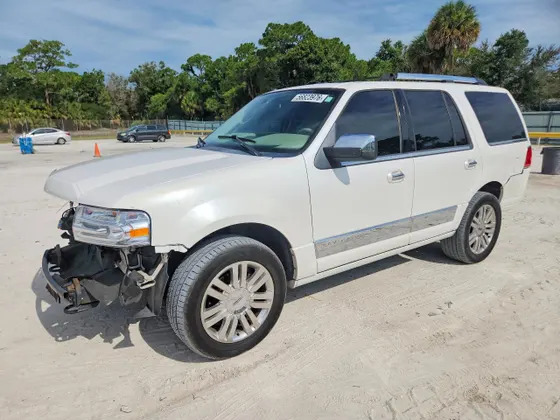 2011 Lincoln Navigator