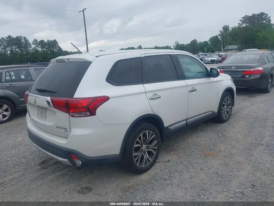 2016 Mitsubishi Outlander SE
