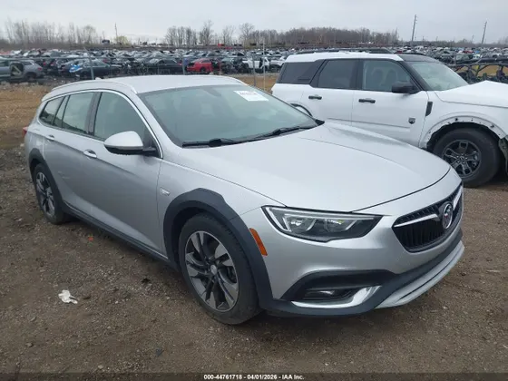 2018 Buick Regal TourX Essence