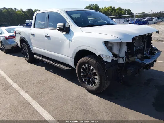 2023 Nissan Titan SV