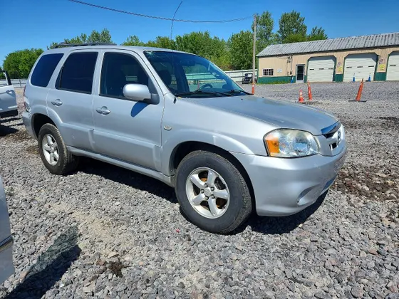 2005 Mazda Tribute s