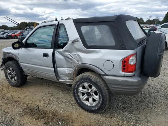 2002 Isuzu Rodeo Sport SPORT