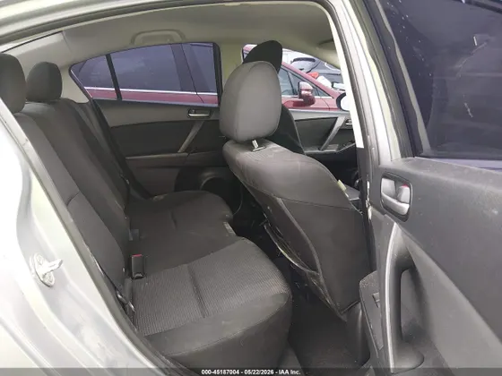 2013 Mazda Mazda3 i Sport