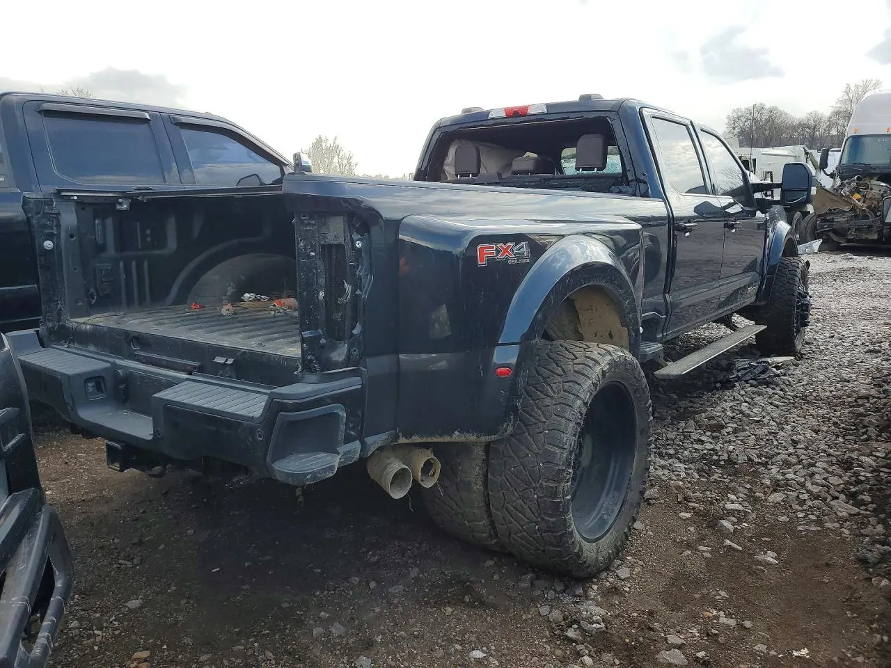 2025 Ford Super Duty F-450 DRW LARIAT