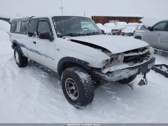 2000 Mazda B-Series 4WD Truck SE