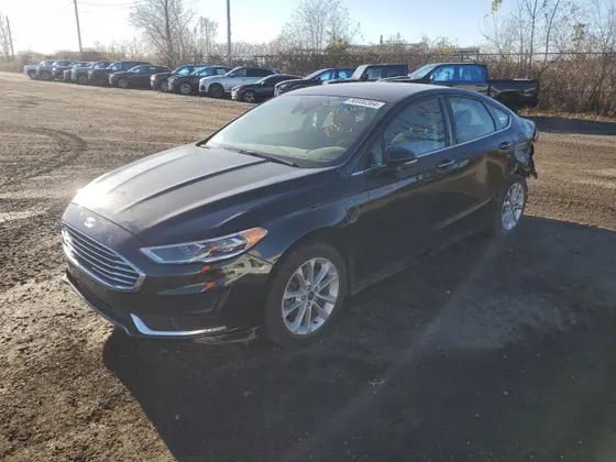 2020 Ford Fusion Energi SE Luxury