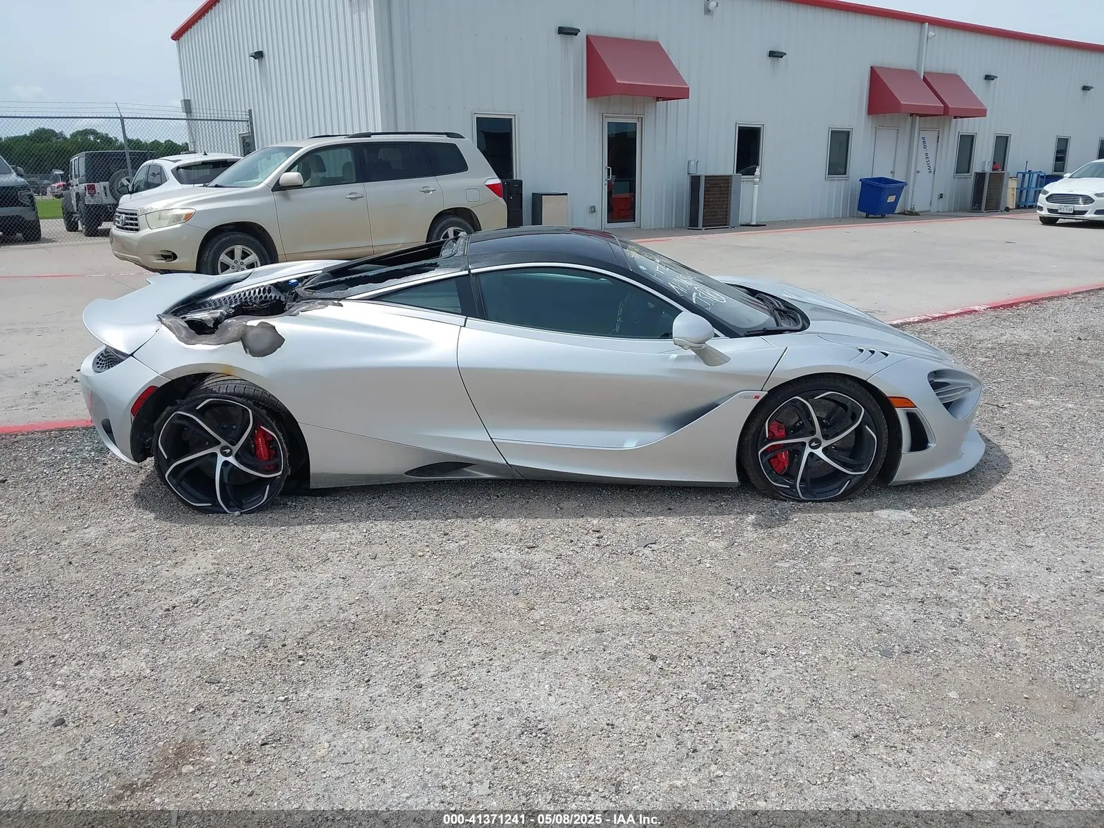 2024 McLaren 750S COUPE