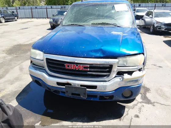2004 GMC Sierra 2500 Crew Cab SLT