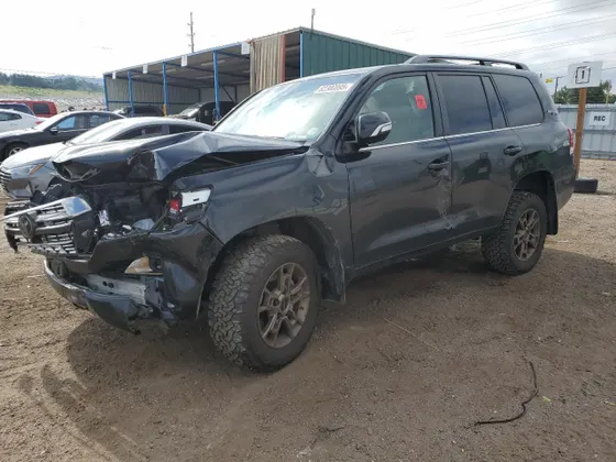 2020 Toyota Land Cruiser VX-R