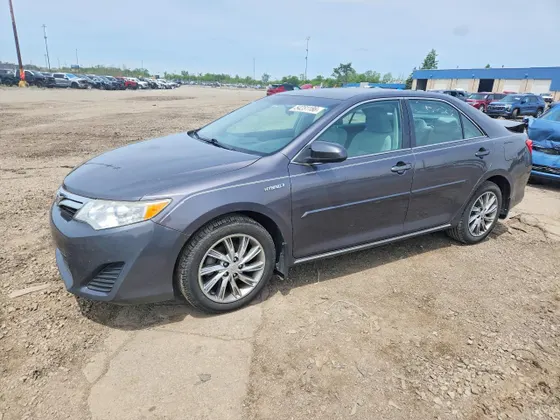 2014 Toyota Camry Hybrid LE