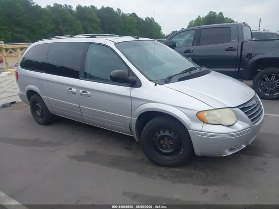 2005 Chrysler Town & Country Limited