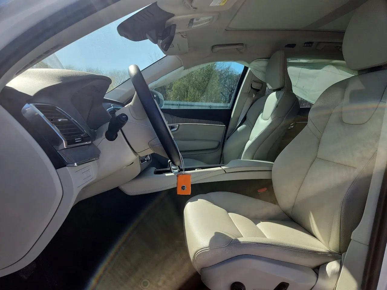 2025 Volvo XC90 Plug-In Hybrid Plus