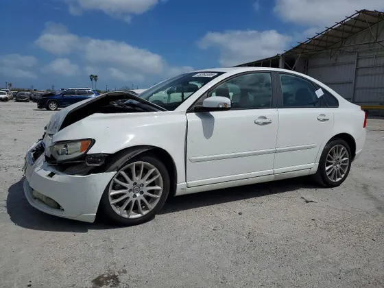 2011 Volvo S40