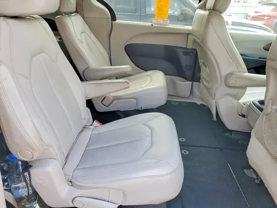2021 Chrysler Voyager LXI