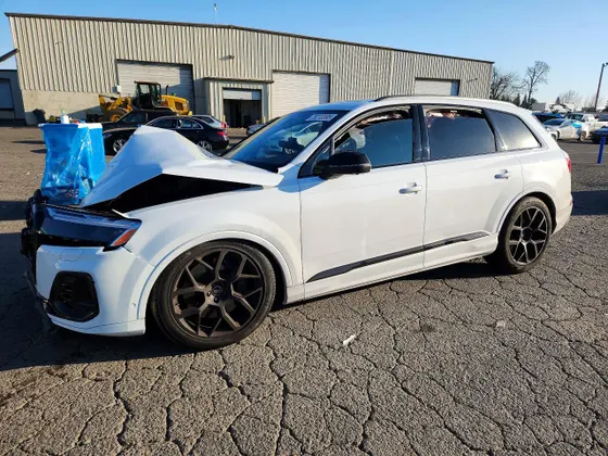 2025 Audi SQ7 Premium Plus