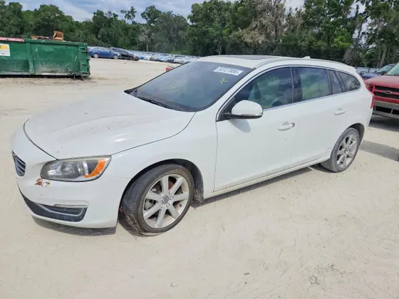2016 Volvo V60 T5 Drive-E Premier