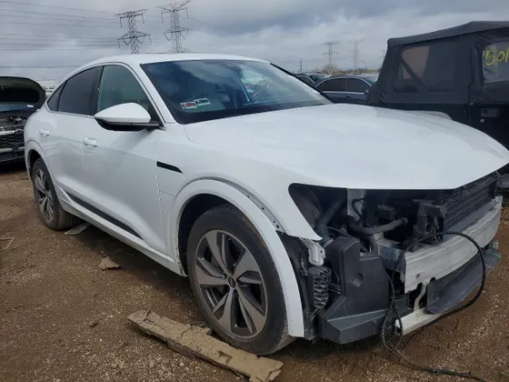 2024 Audi Q8 e-tron Sportback S line Premium Plus