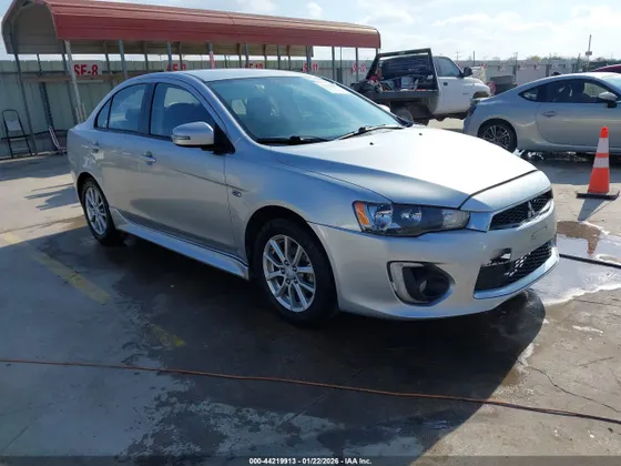 2016 Mitsubishi Lancer ES