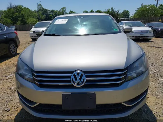 2013 Volkswagen Passat SE