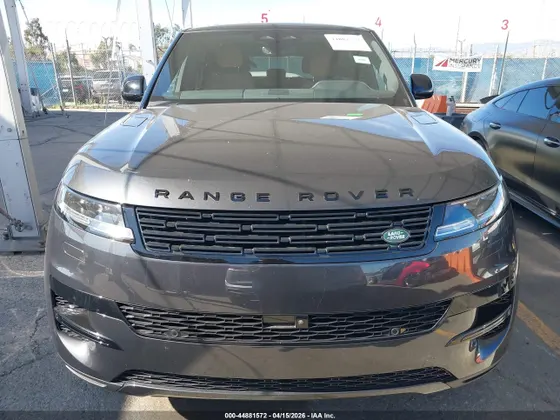 2025 Land Rover Range Rover Sport SE