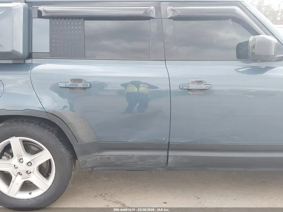 2020 Land Rover Defender SE