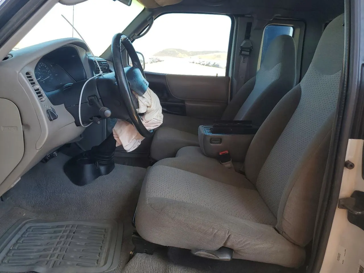 1998 Mazda B-Series 4WD Truck SE