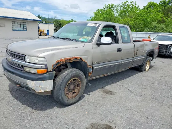 2000 Chevrolet Silverado 2500 LS