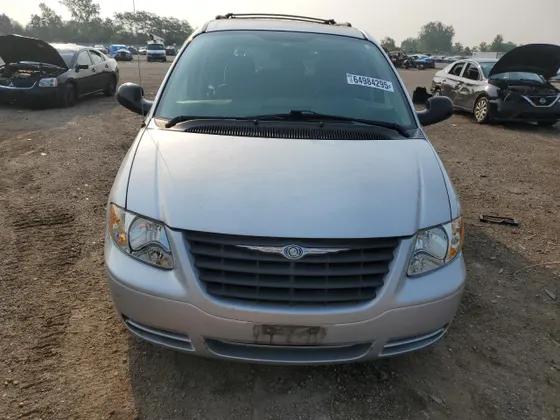 2006 Chrysler Town & Country SWB TOWN & COUNTRY