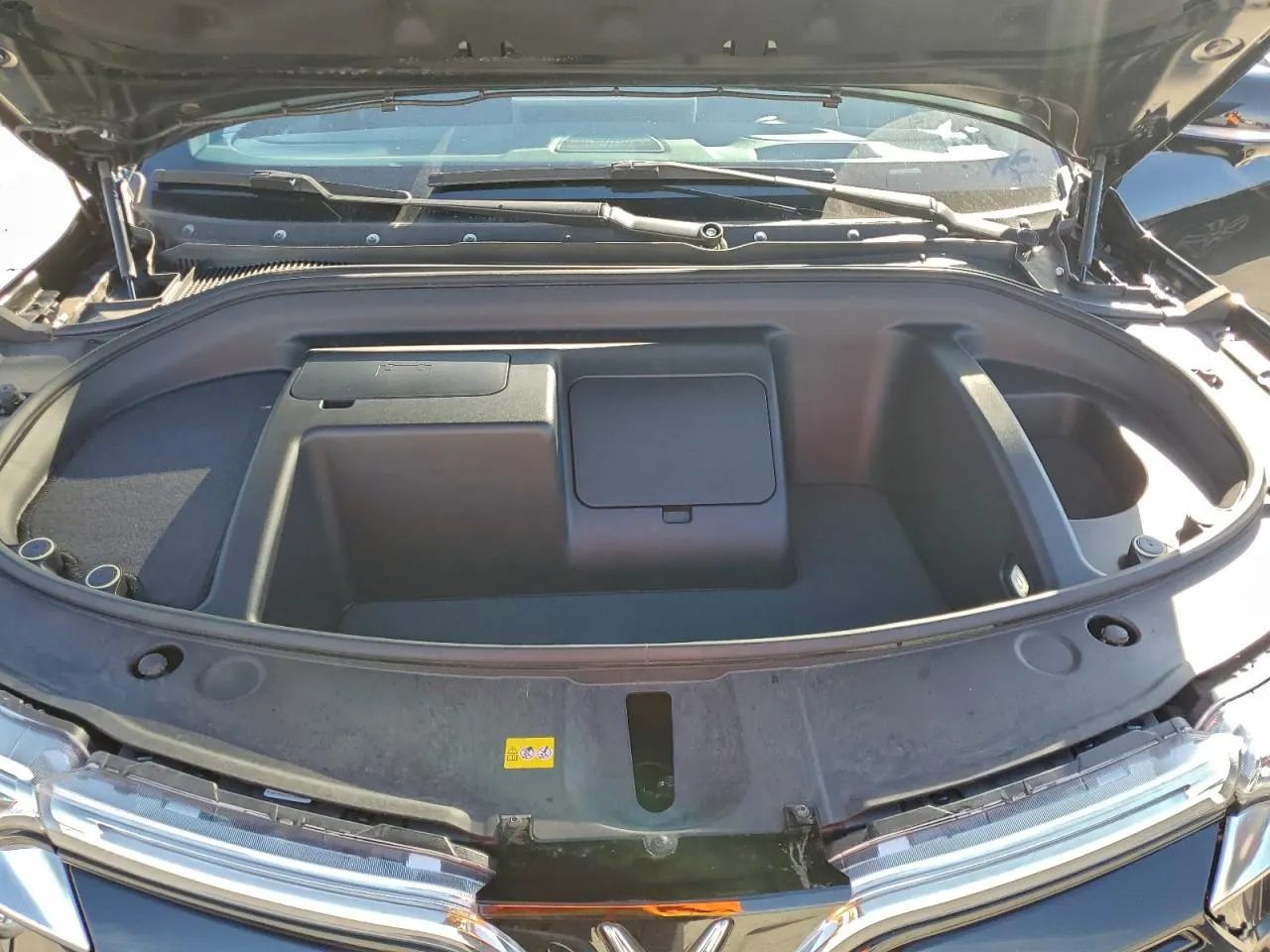 2024 VinFast VF 8 Plus