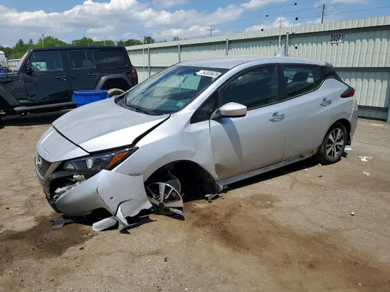 2022 Nissan LEAF S PLUS