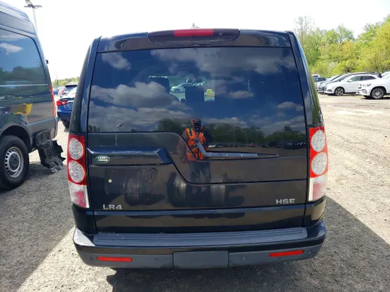 2011 Land Rover LR4 LUX