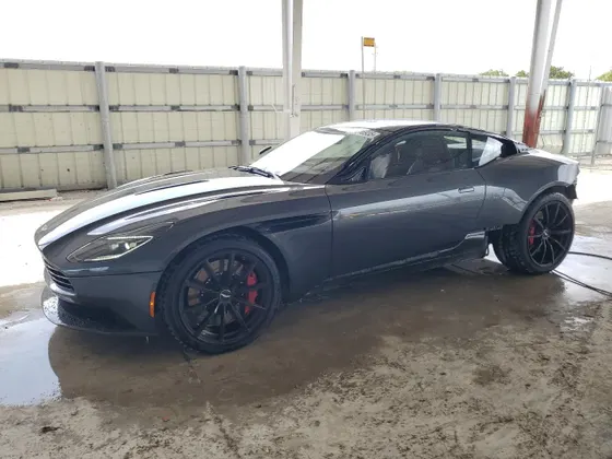 2020 Aston Martin DB11 AMR