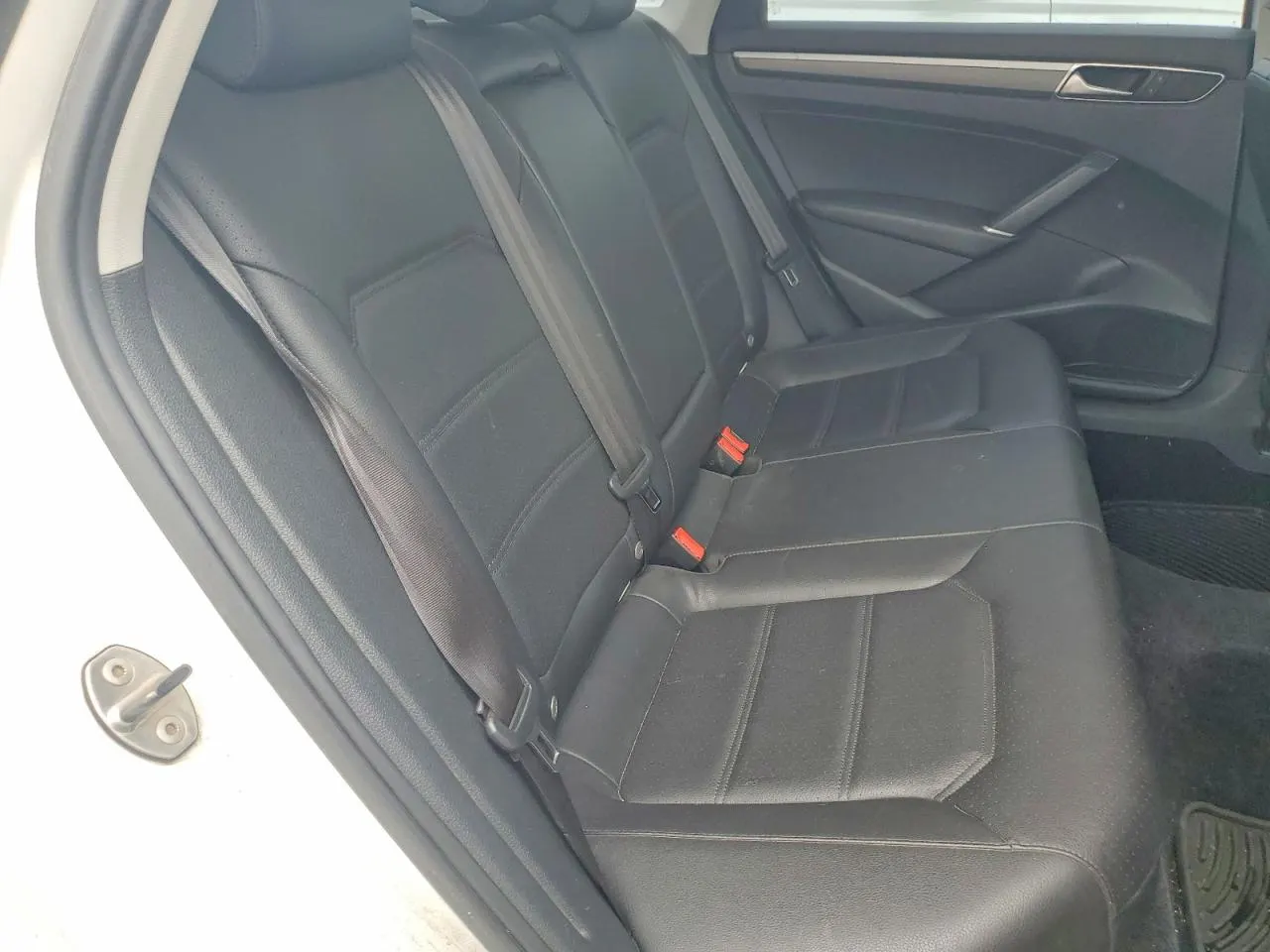 2017 Volkswagen Passat R-Line w/Comfort Pkg