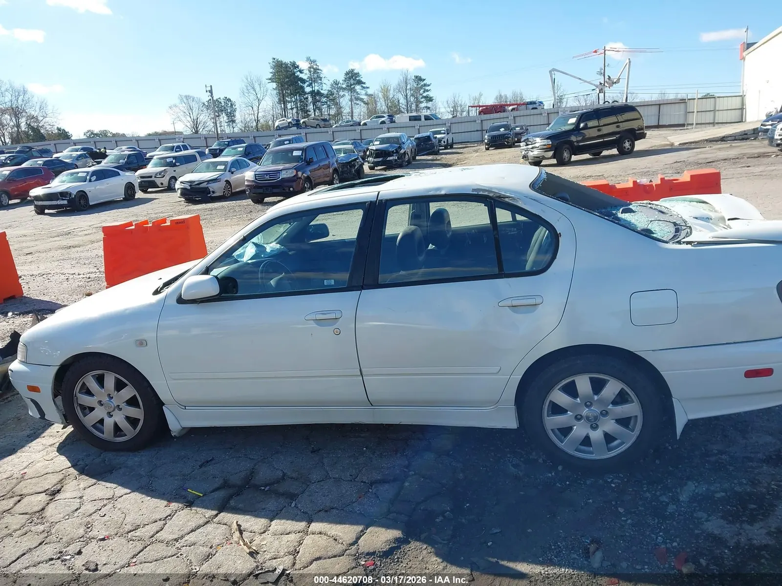 2002 INFINITI G20 Luxury