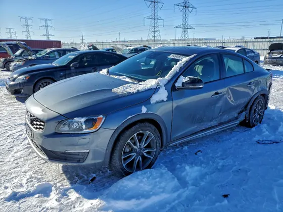 2017 Volvo S60 Cross Country T5