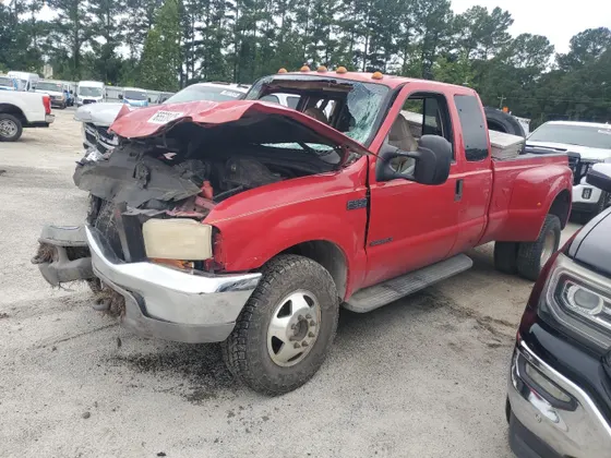 2001 Ford Super Duty F-350 DRW XL