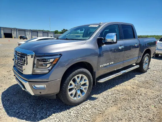 2020 Nissan Titan SV