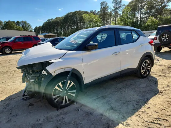 2018 Nissan Kicks SV