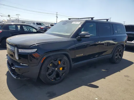 2022 Rivian R1S Launch Edition